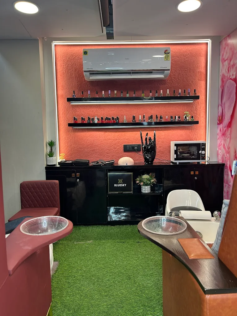 Studieo7 Thalambur salon service area