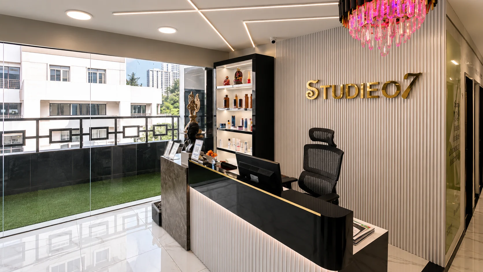 Studieo7 Thalambur family salon and bridal studio