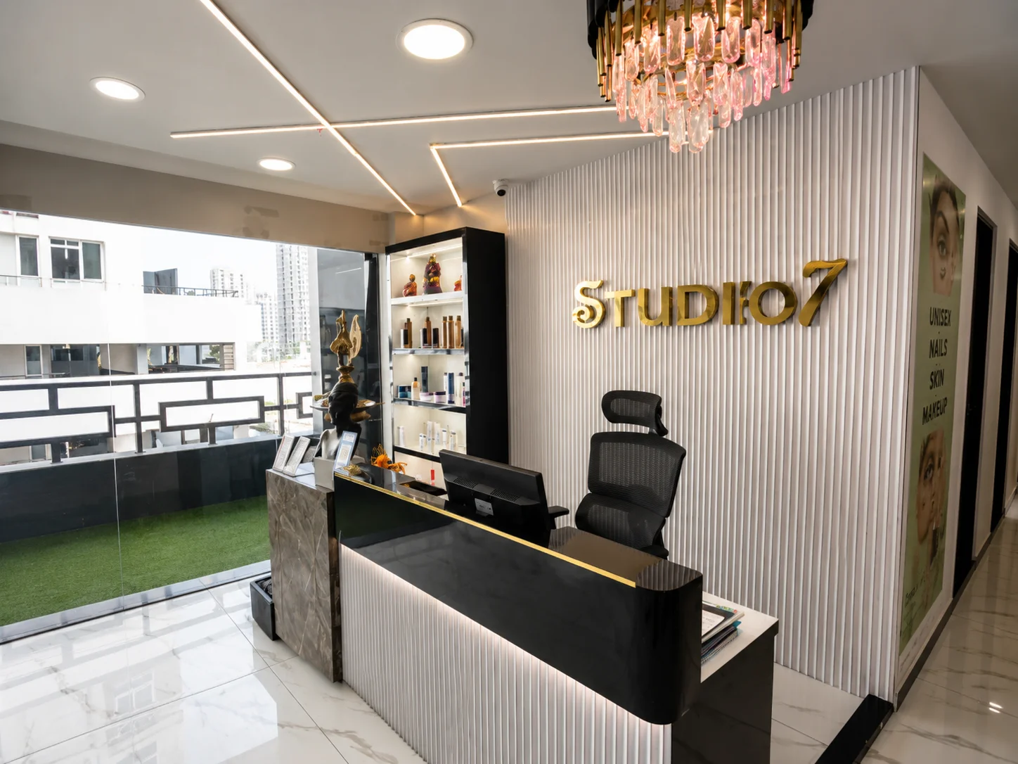 Studieo7 Thalambur salon ambience and services